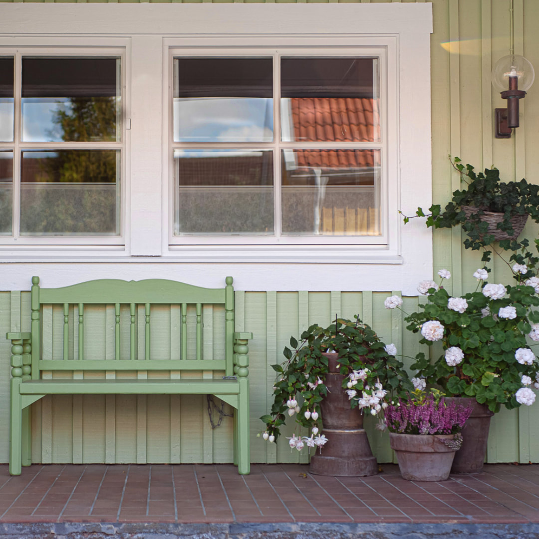 a beautifully simple front porch design